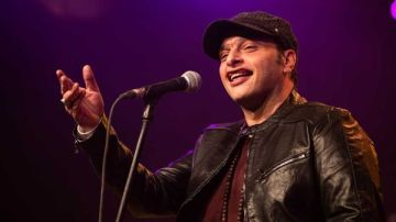 المهرجانات بتبوظ الشباب.. وائل الفشني: الفن رسالة.. مش سرسجي يلبس دهب ويبقى نجم العالم المهرجانات بتبوظ الشباب.. وائل الفشني: الفن رسالة.. مش سرسجي يلبس دهب ويبقى نجم العالم