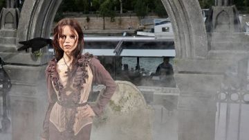 جينا أورتيجا تخطف الأنظار في العرض الأول للموسم الثاني من Wednesday