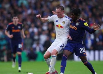 نيوكاسل يونايتد يتعادل أمام ليدز في الدوري الإنجليزي الممتاز