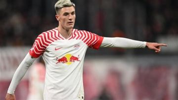 نيوكاسل يونايتد يرفع عرضه لضم سيسكو إلى 90 مليون يورو وسط منافسة من مانشستر يونايتد