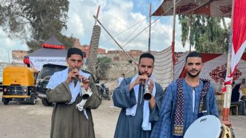 احتفالات بالمزمار البلدي أمام لجان انتخابات مجلس الشيوخ 2025 صور