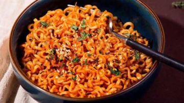 بعد تسببها في وفاة طفل.. خبير تغذية يكشف أضرار الشعرية سريعة التحضير على الصغار بعد تسببها في وفاة طفل.. خبير تغذية يكشف أضرار الشعرية سريعة التحضير على الصغار