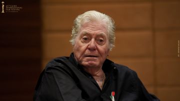 مملوكة لأسرة حسين فهمي.. إخماد حريق فيلا مهجورة في حلوان