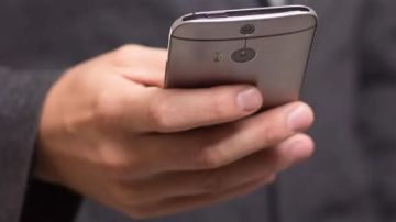 هل يوجد فرض رسوم على متلقي المكالمة؟