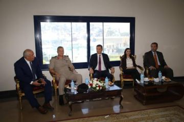 وزير الزراعة يلتقي محافظي البحيرة ودمياط والوادي الجديد ونائب رئيس الهيئة الهندسية