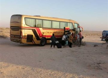 الدفع بـ14 أتوبيسا.. وزير النقل يوجه بتوفير وسائل بديلة لنقل ركاب حادث انقلاب قطار مطروح (صور) الدفع بـ14 أتوبيسا.. وزير النقل يوجه بتوفير وسائل بديلة لنقل ركاب حادث انقلاب قطار مطروح (صور)