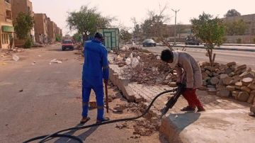 رئيس مدينة رأس غارب يتابع تطوير الأرصفة وتجهيز مداخل ومخارج منطقة دمشق