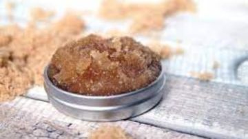 أرخص من الجاهز .. طريقة عمل مقشر الوجه المنزلي لبشرة لامعة خالية من العيوب أرخص من الجاهز .. طريقة عمل مقشر الوجه المنزلي لبشرة لامعة خالية من العيوب