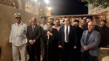 أسقف أسيوط للأقباط الأرثوذكس يستقبل مساعد وزير الداخلية ومدير الأمن للتهنئة باحتفالات صوم العذراء
