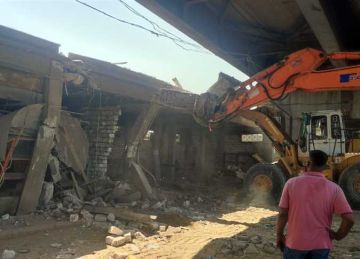 حملة مكبرة لإزالة التعديات والإشغالات أسفل كوبري أبيس في الإسكندرية