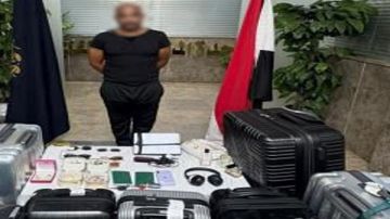 ضبط قائد سيارة سرق حقائب سيدتين تحملان جنسية إحدى الدول