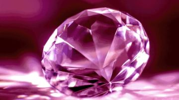 قيمتها 25 مليون دولار.. القصة الكاملة لإحباط محاولة سرقة ماسة نادرة بدبي