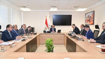 وزير الري يبحث مع السفير الهولندي تعزيز التعاون في مجال المياه ودعم صغار المزارعين بالصعيد