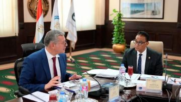 وزير البترول: البتروكيماويات لبنة أساسية في إنتاج المنتجات المرتبطة بالحياة اليومية وزير البترول: البتروكيماويات لبنة أساسية في إنتاج المنتجات المرتبطة بالحياة اليومية