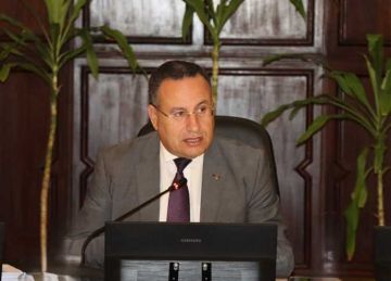 1300 منحة دراسية مدعمة لطلاب الدبلومات بكليتى الأعمال والتربية بجامعة الإسكندرية (صور)