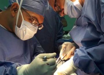 جراحة دقيقة لسيدة تعاني من انفجار في جدار البطن بـ مستشفى الشيخ زايد التخصصي