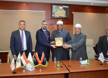 بمقر منظمة خريجي الأزهر.. ختام دورة تفكيك الفكر المتطرف لأئمة ليبيا