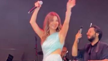 آه ونص.. نانسي عجرم ترقص أمام الجمهور في حفل الساحل الشمالي آه ونص.. نانسي عجرم ترقص أمام الجمهور في حفل الساحل الشمالي