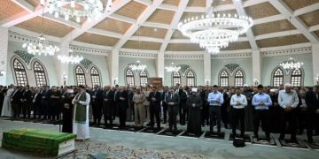 رئيس الوزراء يؤدي صلاة الجنازة على الدكتور علي المصيلحي بمسجد الشرطة بالسادس من أكتوبر