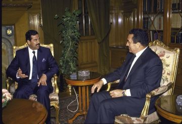 صدام قال لمبارك إنه لا ينوي مهاجمة الكويت.. فيديو علاء مبارك يثير تفاعلا