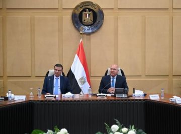 وزيرا الصناعة والزراعة يبحثان التوسع في تصنيع الزبيب وتوطين صناعة الكتان لتعزيز الصناعات الوطنية وزيرا الصناعة والزراعة يبحثان التوسع في تصنيع الزبيب وتوطين صناعة الكتان لتعزيز الصناعات الوطنية