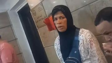 تفاصيل صادمة متسولة تحاول تخدير فتاة لاختطافها في وضح النهار.. والأمن يلقي القبض عليها تفاصيل صادمة متسولة تحاول تخدير فتاة لاختطافها في وضح النهار.. والأمن يلقي القبض عليها