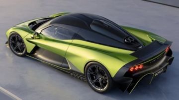 مصادرة سيارة بلوجر شهير بقيمة 243 مليون دولار..ما السر؟