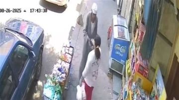 تصرف لا يفعله الكبار.. قصة طفلة كيس الشيبسي بعد تصدرها الترند بسبب تصرفها مع المحتاج تصرف لا يفعله الكبار.. قصة طفلة كيس الشيبسي بعد تصدرها الترند بسبب تصرفها مع المحتاج