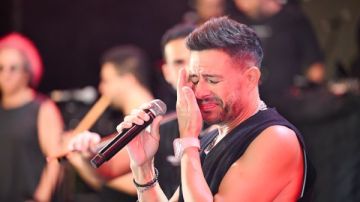 حفل حماقي في مراسي.. أشعل حماس الجمهور .. سر بكائه مع أغنية ولا ليلة شاهد حفل حماقي في مراسي.. أشعل حماس الجمهور .. سر بكائه مع أغنية ولا ليلة شاهد