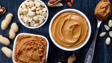 حفنة فول سوداني يوميا سر الشباب الدائم.. دراسة تكشف التفاصيل