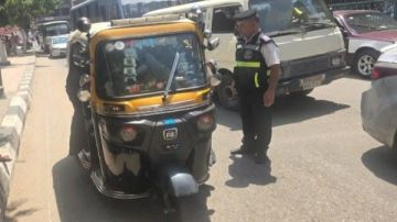ضبط 25 توك توك غير مرخص ومخالف لخطوط السير بشوارع الزقازيق ضبط 25 توك توك غير مرخص ومخالف لخطوط السير بشوارع الزقازيق