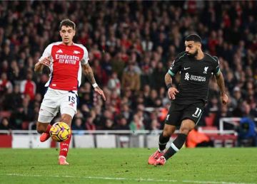 أرسنال يسعى لكسر عقدة أنفيلد أمام ليفربول في الدوري الإنجليزي