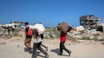 الحكومة الأردنية: مستوطنون إسرائيليون هاجموا قافلة مساعدات متجهة إلى غزة الحكومة الأردنية: مستوطنون إسرائيليون هاجموا قافلة مساعدات متجهة إلى غزة