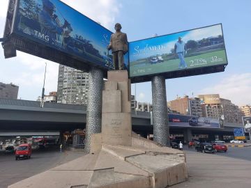 نجيب محفوظ محاصر.. تعليق ساخر لساويرس على أزمة أديب نوبل نجيب محفوظ محاصر.. تعليق ساخر لساويرس على أزمة أديب نوبل