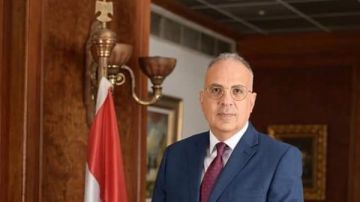 وزير الري يصل إلى العاصمة الأوغندية كمبالا وزير الري يصل إلى العاصمة الأوغندية كمبالا