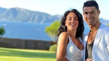 بعد إعلان خطوبتها من كريستيانو.. 10 صور صادمة لـ جورجينا