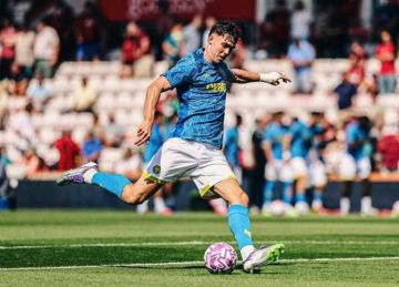 بورنموث يهزم وولفرهامبتون وبيرنلي يصعق سندرلاند في الدوري الإنجليزي الممتاز