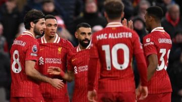 ليفربول يعلن التعاقد مع مهاجم شاب من سالفورد سيتي