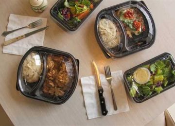  موت معلب في المطاعم والبيوت.. تحذير من أضرار عبوات البلاستيك الأسود