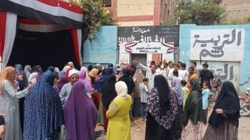 توافد كبير لسيدات العياط على اللجان الإنتخابية للإدلاء بأصواتهن في مجلس الشيوخ