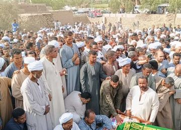 محافظ أسوان ناعيا شيخ المصالحات في الصعيد: كان نموذجا فى إنهاء النزاعات والخلافات بين العائلات والقبائل محافظ أسوان ناعيا شيخ المصالحات في الصعيد: كان نموذجا فى إنهاء النزاعات والخلافات بين العائلات والقبائل