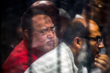 مصر.. ساويرس يترحم على القيادي الإخواني عصام العريان ويتفاجأ أنه توفي قبل 5 سنوات ويثير تفاعلا مصر.. ساويرس يترحم على القيادي الإخواني عصام العريان ويتفاجأ أنه توفي قبل 5 سنوات ويثير تفاعلا