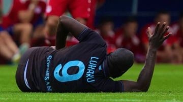 نابولي يعلن إصابة لوكاكو ومدة غيابه عن الملاعب