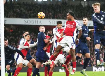 أرسنال يلتقى مان يونايتد فى مستهل مشوارهما بالبريميرليج