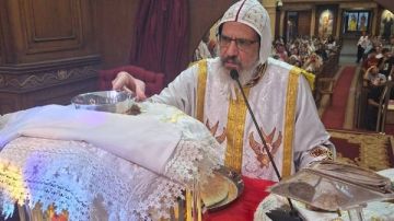 الأنبا انجيلوس يصلي قداس ختام صوم السيدة العذراء مريم