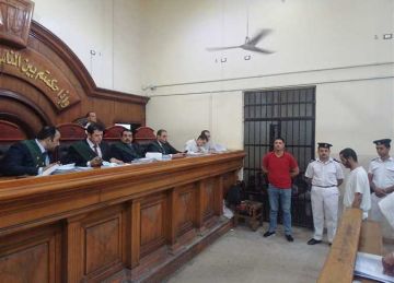 مد أجل الحكم على المتهم بقتل والدته حرقا في الشرقية لديسمبر المقبل مد أجل الحكم على المتهم بقتل والدته حرقا في الشرقية لديسمبر المقبل