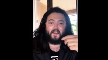 أنا في أم الدنيا.. المعارض علي حسين مهدي: حصولى على العفو الرئاسي لحظة تاريخية أنا في أم الدنيا.. المعارض علي حسين مهدي: حصولى على العفو الرئاسي لحظة تاريخية