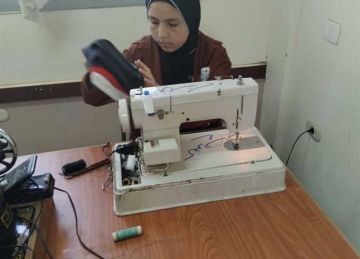 بعد حادث إقليمي المنوفية.. إطلاق أول وحدة منتجة لتدريب الطالبات على الخياطة بكفر السنابسة