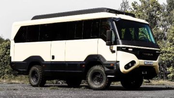 حافلة للطرق الوعرة بفندق 5 نجوم في داخلها حافلة للطرق الوعرة بفندق 5 نجوم في داخلها