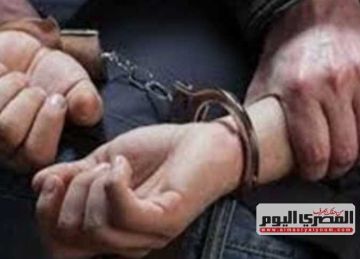 ضبط عنصر إجرامي شديد الخطورة بحوزته عدد من الأسلحة النارية والطلقات وكمية من المخدرات بكفر الشيخ ضبط عنصر إجرامي شديد الخطورة بحوزته عدد من الأسلحة النارية والطلقات وكمية من المخدرات بكفر الشيخ